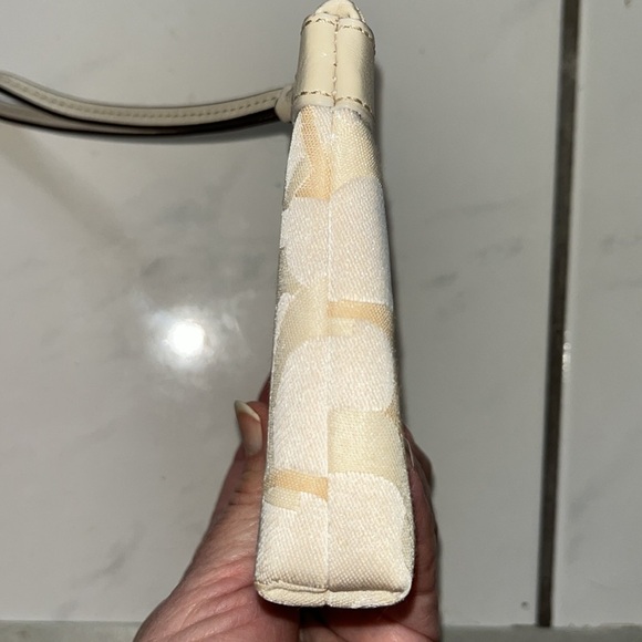 Coach Wristlet cream & beige signature C jacquard Cream genuine leather NWOT - Picture 7 of 13